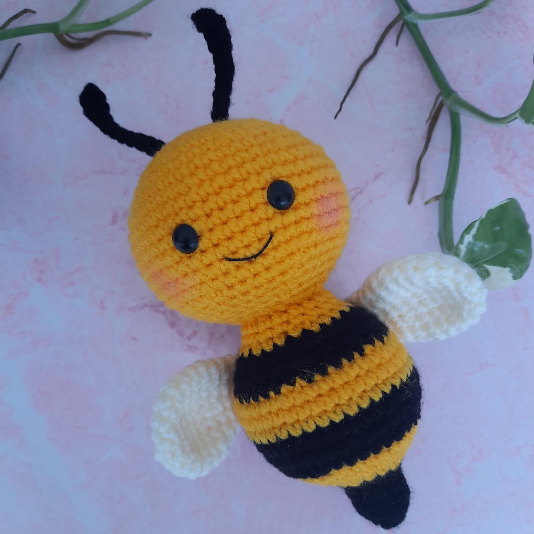 Crochet Honeybee - Image 2