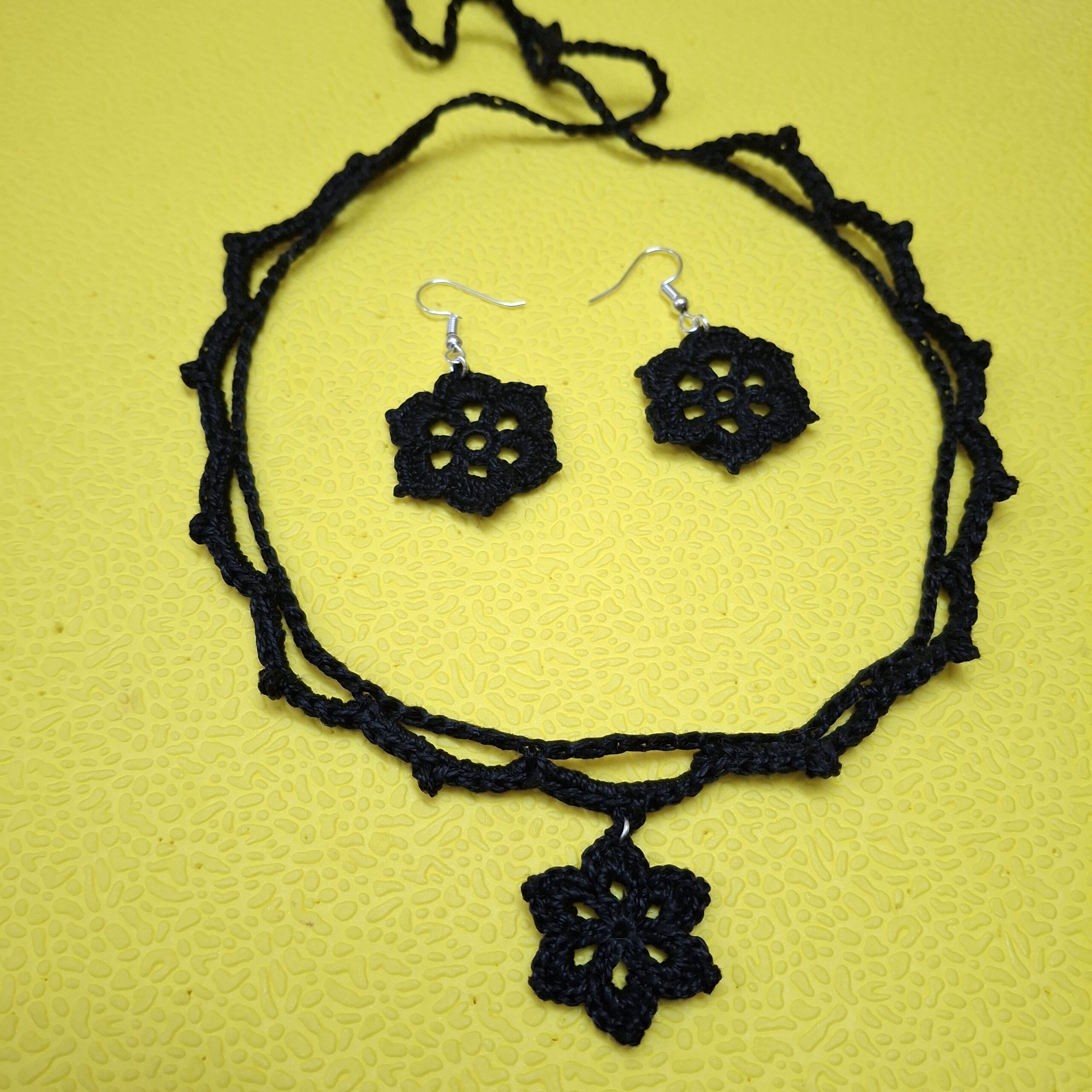 Crochet Choker & Earrings Set - Image 3