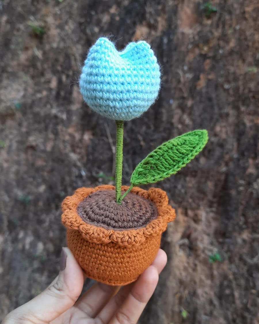 Crochet Tulip Flower Pot